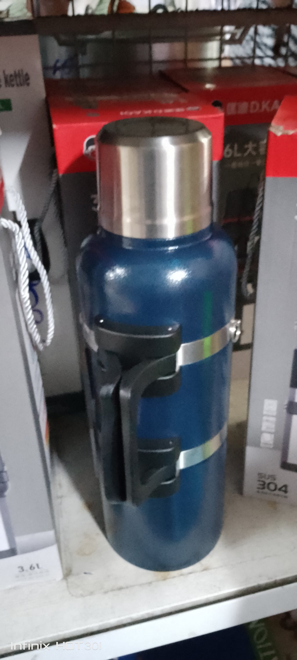 THERMOS ISOTHERME EN ACIER INOXYDABLE AVEC POIGNÉE 4000ml